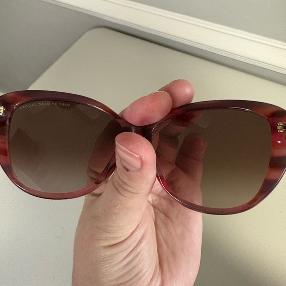 Marc by Marc Jacobs Sunglasses | Red-Pink & Brown Marble | 100% UV Protection - Picture 8 of 11